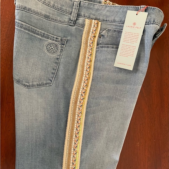 Laurie Felt Classic Girlfriend Jeans. 28” inseam and 34.5 loose waist - Picture 3 of 12